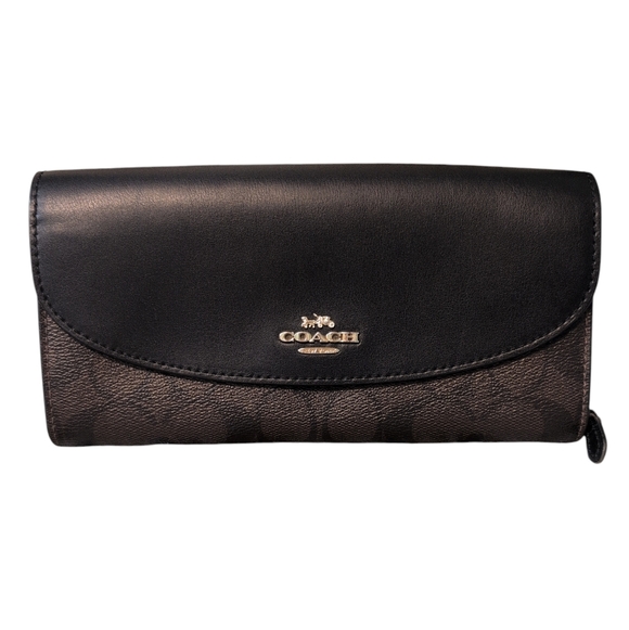 Coach Handbags - Coach Black Women's Wallet Preloved Zipper Broke Monogram Leather